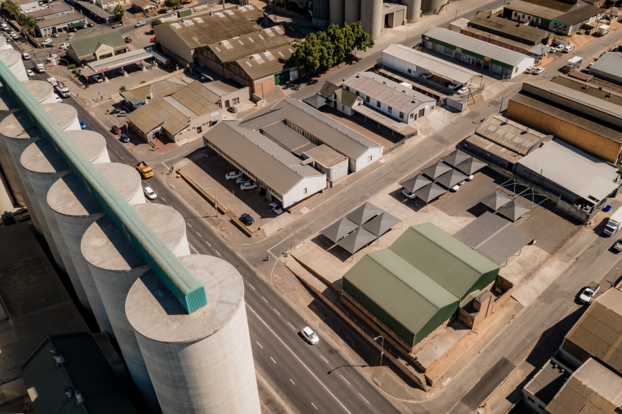Commercial Property for Sale in Bergzicht Western Cape